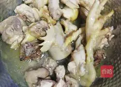 Illustration of how to make large plate chicken 1