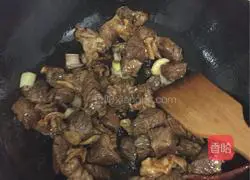 Illustration of how to make potato beef brisket 10