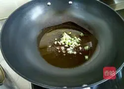 Illustration of how to make lettuce with garlic oyster sauce 5