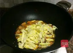 Illustration of how to make stir-fried pork with Huoxiang bamboo shoots 10