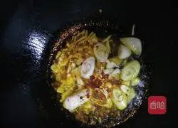 Illustration of braised large crystal fish 7