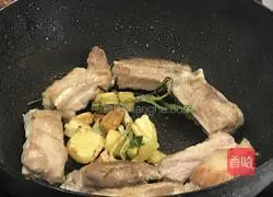 Illustration of how to make plum-flavored concubine bones 4