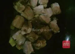 Illustration of how to cook pork ribs and potatoes 4
