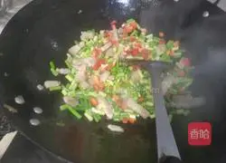 Illustration of how to stir-fry pork belly with garlic sprouts and peanuts 7