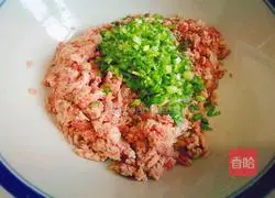 Illustration of how to make fried lotus root cakes 2