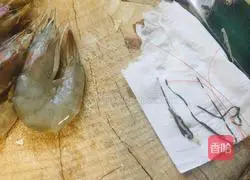 Illustration of how to make garlic vermicelli and open-back shrimp 2