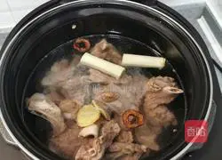 Illustration of how to make white radish stewed lamb chops 5