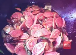 Illustration of how to make stir-fried cat ears with twice-cooked pork 7