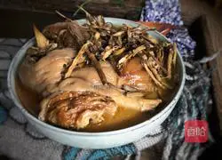 Illustration of how to stew pork elbow with dried bamboo shoots 10