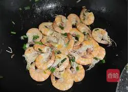 Illustration of how to make fried shrimps with green onion 8