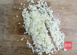 Illustration of how to make finger-sucking prawns with garlic and ginger 4