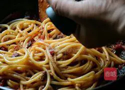 Illustration of how to make spaghetti with meat sauce 8