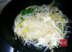 Illustration of homemade spicy hotpot 3