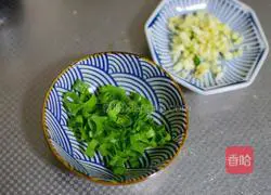 Illustration of how to make fish-flavored poached eggs 1