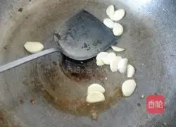 Xiangxi stir-fried pork Practice illustration 5