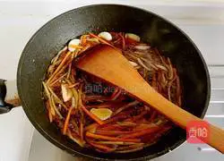 Illustration of how to make pot pork 13