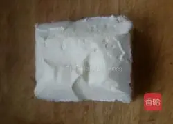 Illustration of how to make a small cream cake 11