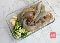 Illustration of how to make fried shrimps with onion 1