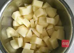 Illustration of how to make mashed potatoes with meat sauce 1