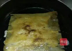 Illustration of how to make delicious grilled cold noodles 3