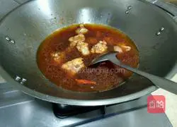 Illustration of how to make steamed pork ribs with braised rice flour 5