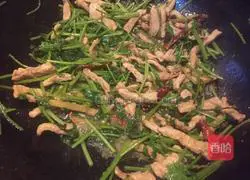 Illustration of how to make spicy shredded pork 5