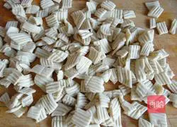 Illustration of how to mix tomato sauce with sesame seeds 7