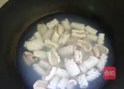 Illustration of how to make spicy squid flowers 5