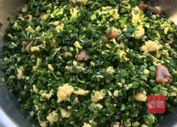 Illustration of how to make sea sausage, egg and leek box 6