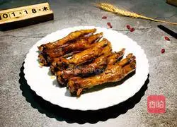 Braised chicken feet Illustration of practice 13