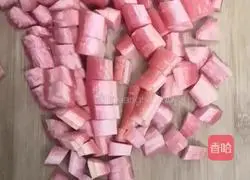 Illustration of two-color pig skin jelly 1