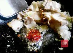 Illustration of how to make stir-fried twice-cooked pork with dried fragrant seeds 9