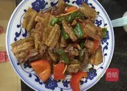 Illustration of the recipe of twice-cooked pork with double pepper 4