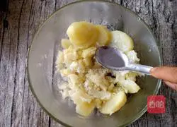 Golden Cheese Shrimp Balls (Oven Version) Recipe Illustration 7