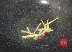 Illustration of how to make stir-fried razor clams 4