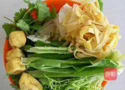 Illustration of how to make spicy hotpot in physical store 7