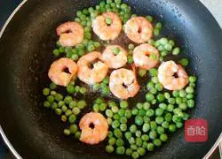 Illustration of how to make green beans and shrimps 3