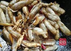 Illustration of how to make razor clams in sauce 7