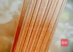 Illustration of how to make yellow croaker noodles 7