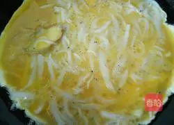 Illustration of how to make whitebait scrambled eggs 5