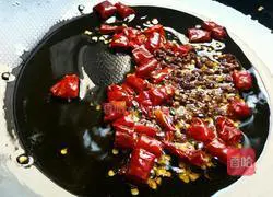 Illustration of how to make stir-fried spicy chicken 6