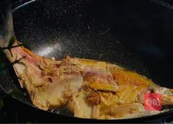 Illustration of Braised Wuchang Fish Recipe 5