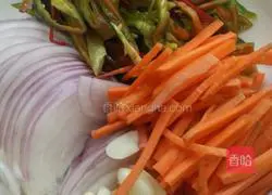 Illustration of how to make vegetarian fried pasta 6