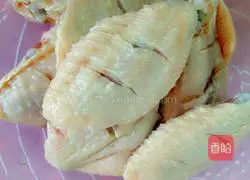 New Orleans Fried Chicken Wings Recipe Illustration 2