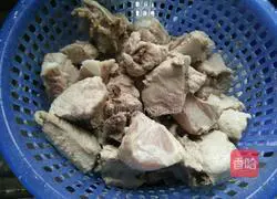 Simple and Quick Recipe for Sweet and Sour Pork Ribs Illustration 1