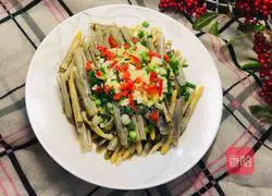 Illustration of how to make bamboo clams with scallion oil 10