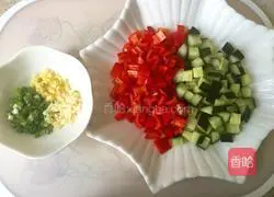 Illustration of how to make spicy stir-fried Sanding 2