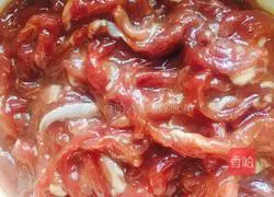 Sichuan classic - fish-flavored shredded pork recipe illustration 1