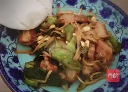 Illustration of homemade twice-cooked pork 9