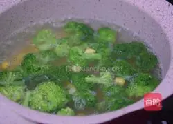 Quinoa, Shrimp and Vegetable Salad Recipe Illustration 6